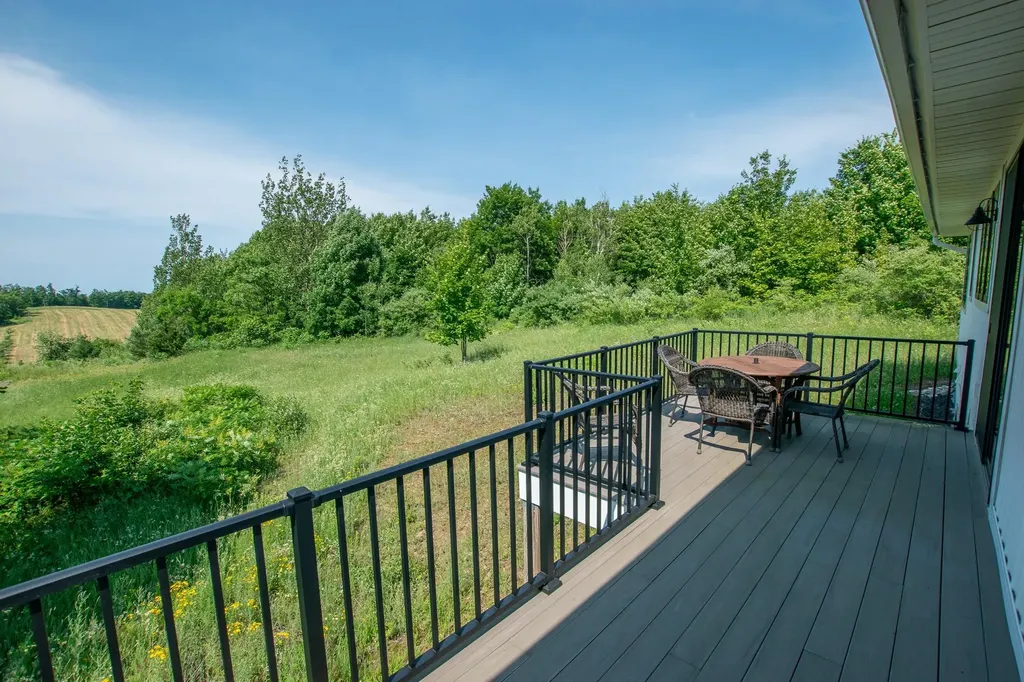9742 E Peterson Road Leelanau Township MI 49670
