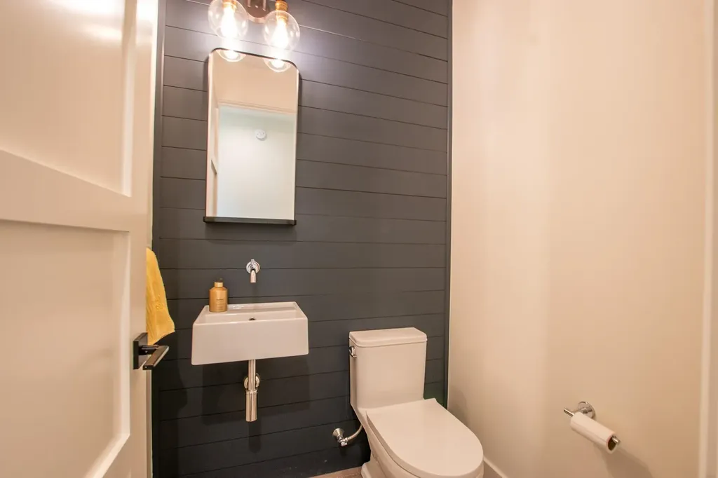 9742 E Peterson Road Leelanau Township MI 49670