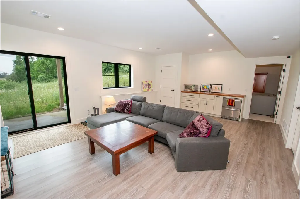 9742 E Peterson Road Leelanau Township MI 49670