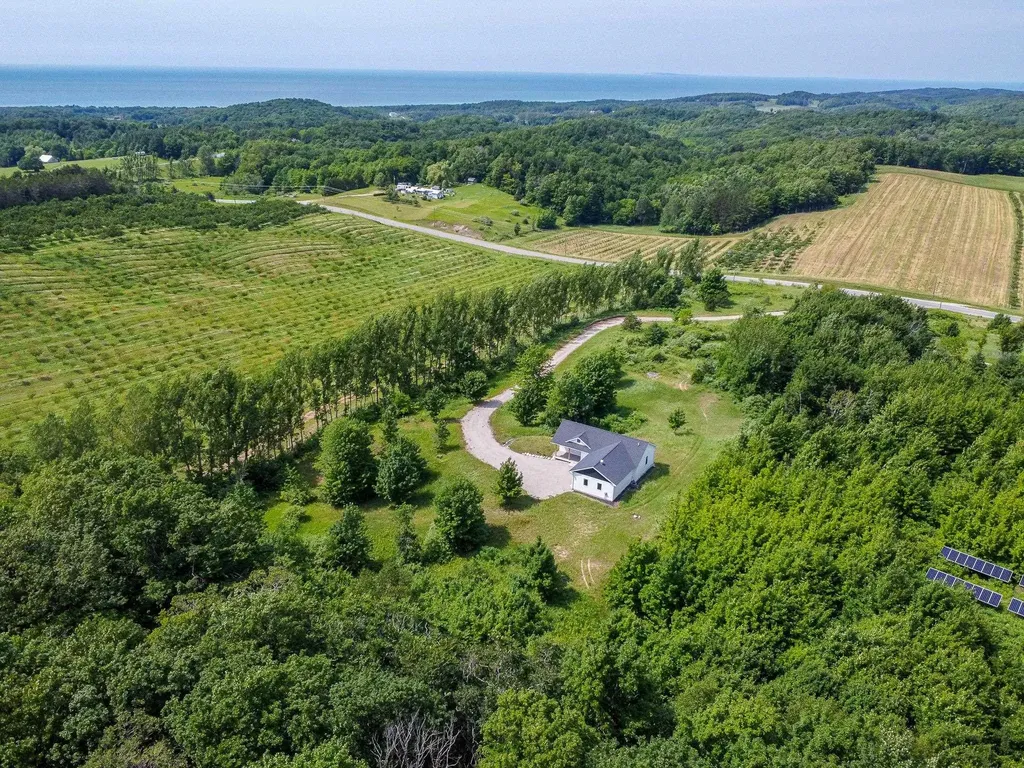 9742 E Peterson Road Leelanau Township MI 49670
