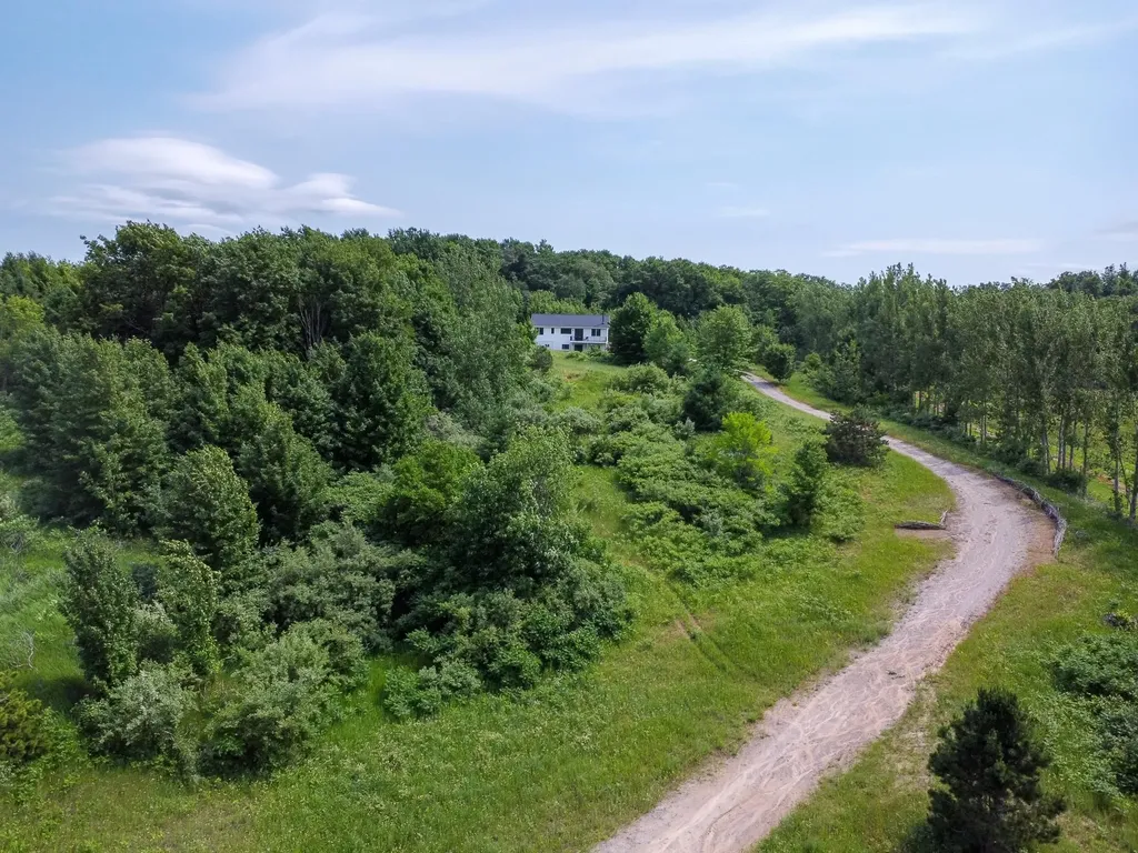 9742 E Peterson Road Leelanau Township MI 49670