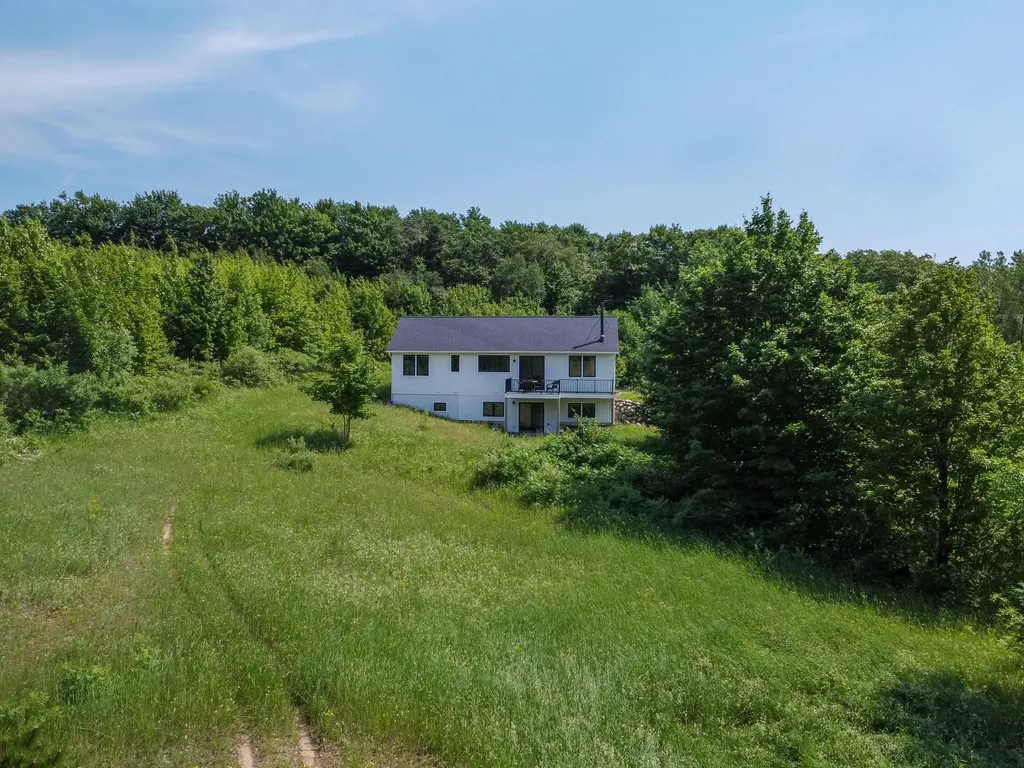 9742 E Peterson Road Leelanau Township MI 49670