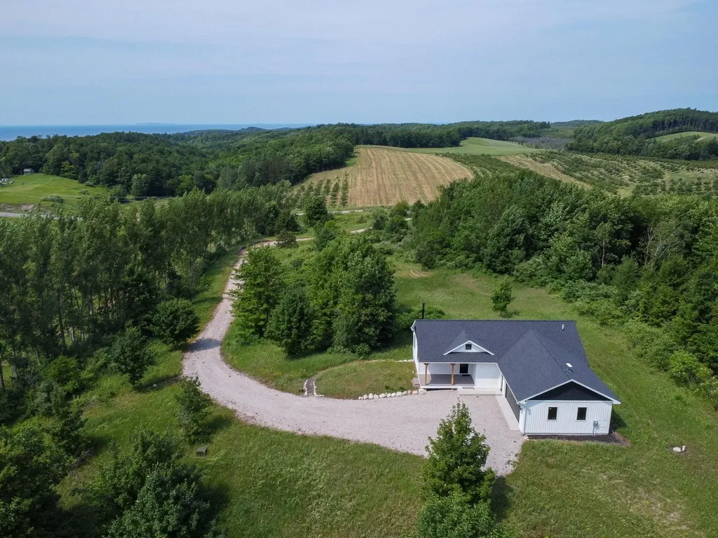 9742 E Peterson Road Leelanau Township MI 49670
