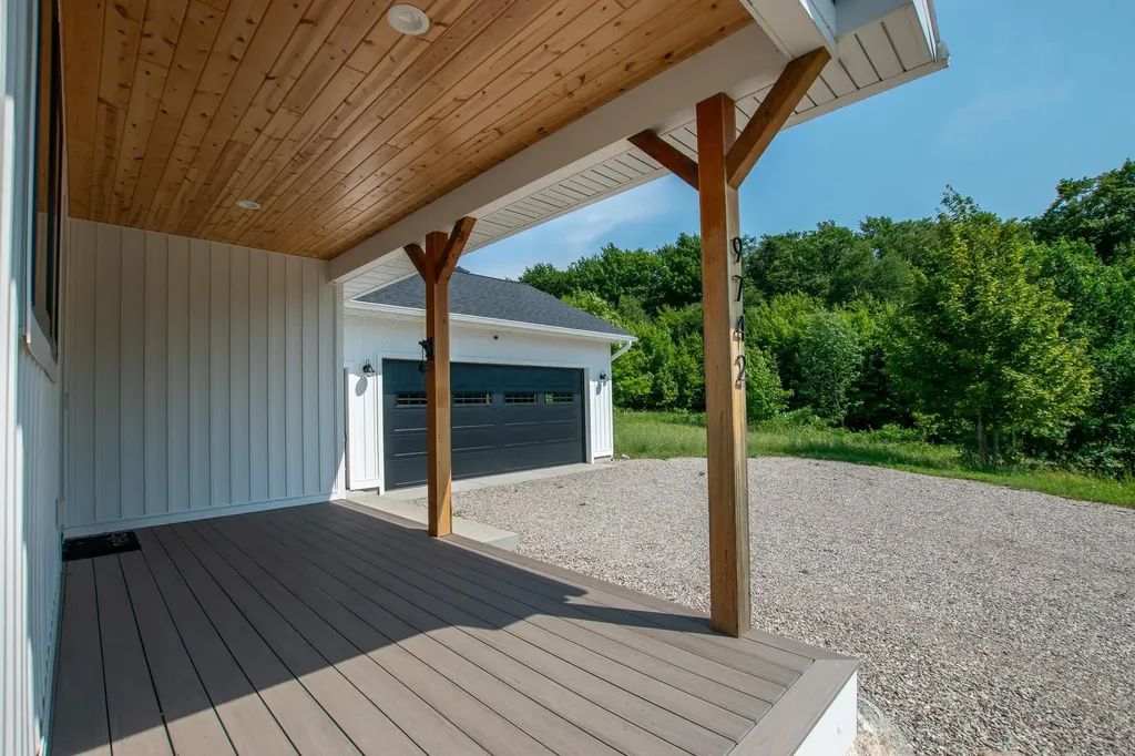9742 E Peterson Road Leelanau Township MI 49670