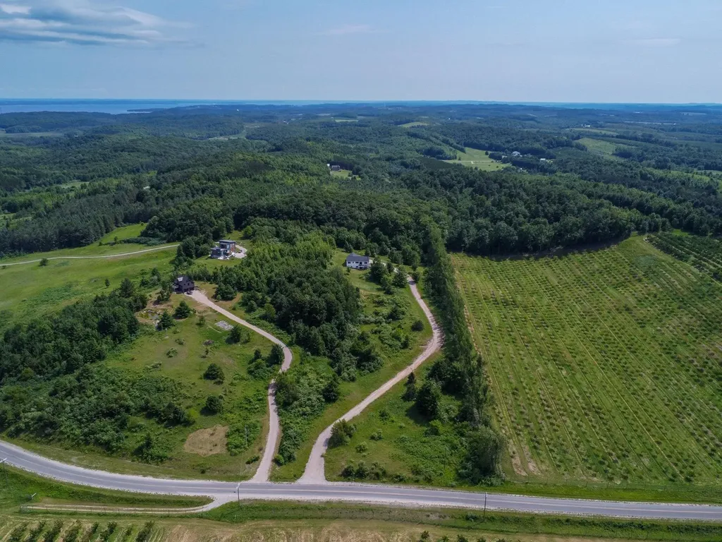 9742 E Peterson Road Leelanau Township MI 49670