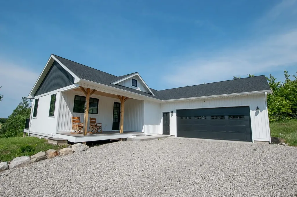 9742 E Peterson Road Leelanau Township MI 49670