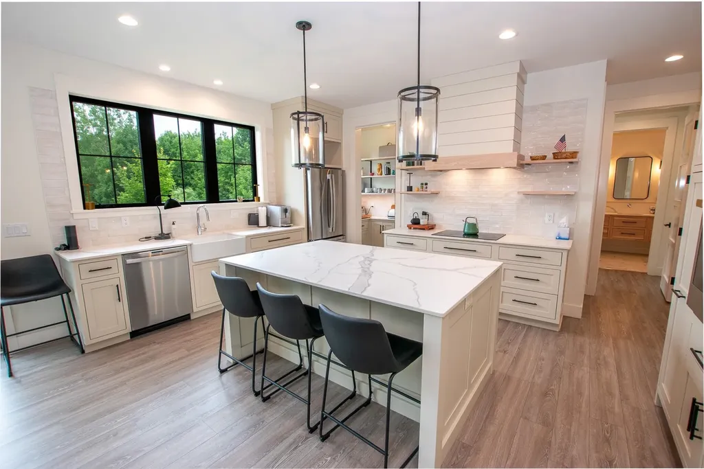 9742 E Peterson Road Leelanau Township MI 49670