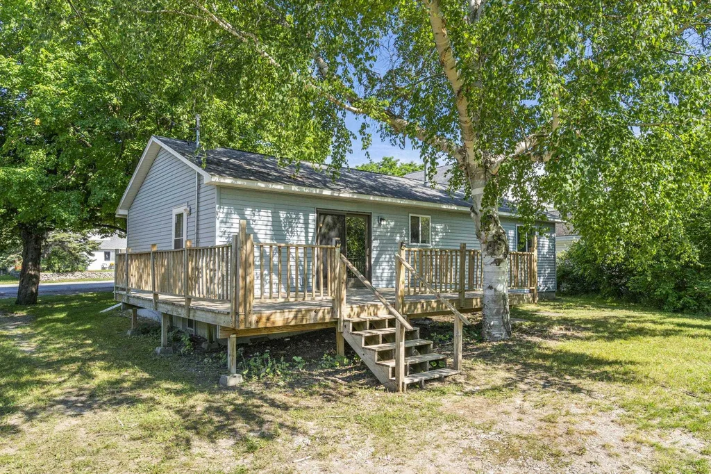 8714 S Maple City Road Kasson Township MI 49684