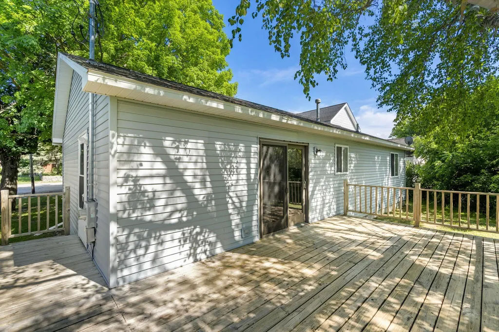 8714 S Maple City Road Kasson Township MI 49684