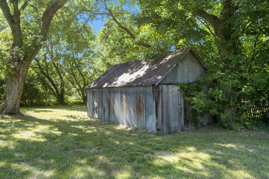 8714 S Maple City Road Kasson Township MI 49684