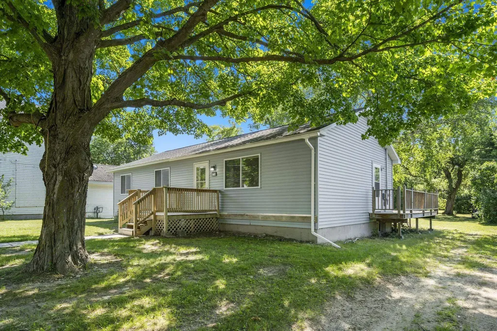 8714 S Maple City Road Kasson Township MI 49684