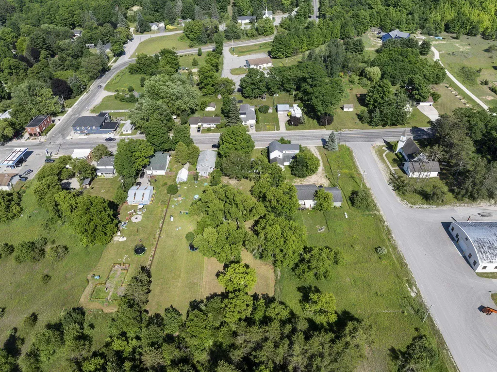 8714 S Maple City Road Kasson Township MI 49684