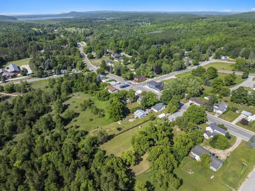 8714 S Maple City Road Kasson Township MI 49684
