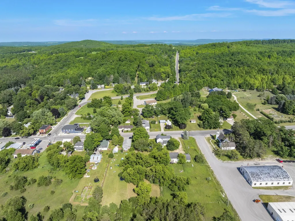 8714 S Maple City Road Kasson Township MI 49684