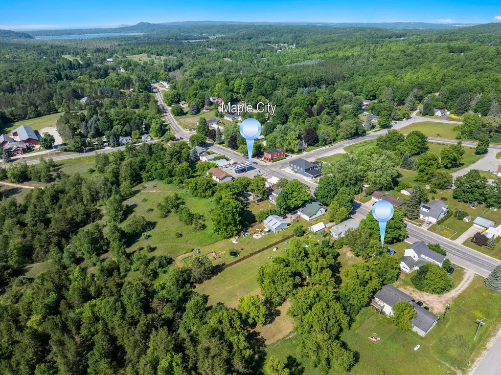 8714 S Maple City Road Kasson Township MI 49684
