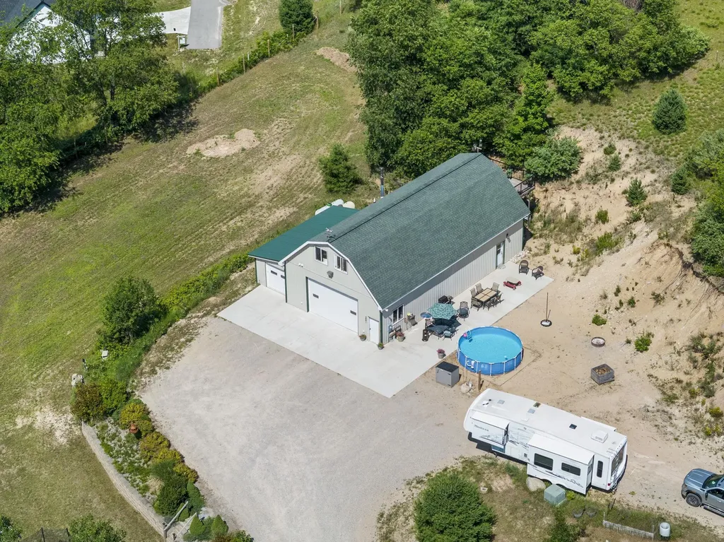 2881 E Aspen Drive Solon Township MI 49621