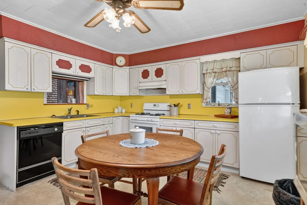 7017 Twin Lakes Avenue Winterfield Township MI 49665