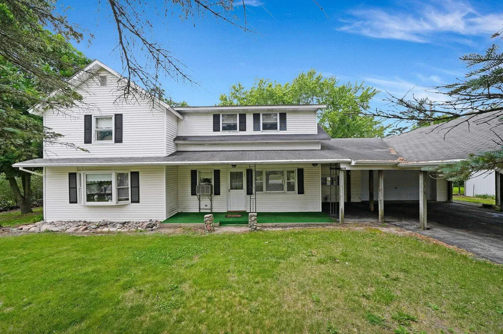 7017 Twin Lakes Avenue Winterfield Township MI 49665