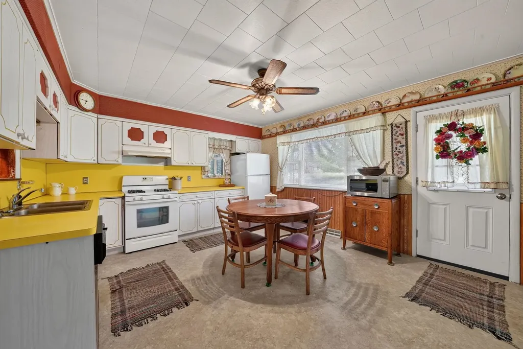 7017 Twin Lakes Avenue Winterfield Township MI 49665