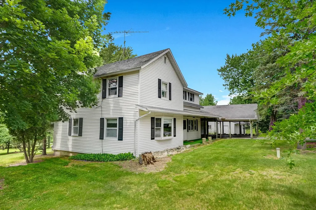 7017 Twin Lakes Avenue Winterfield Township MI 49665