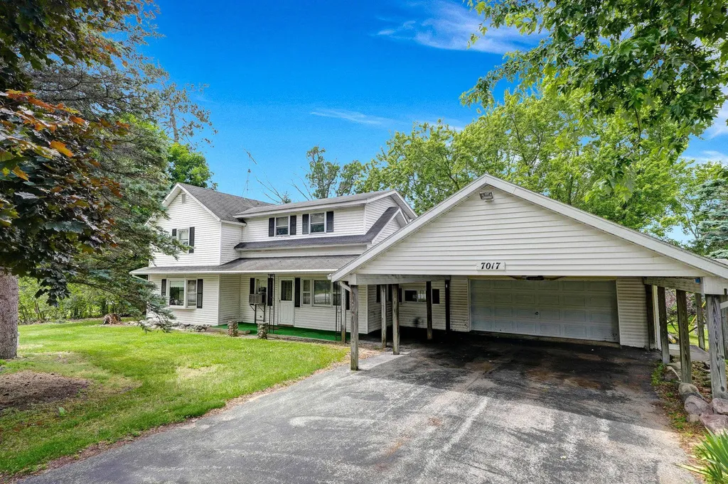 7017 Twin Lakes Avenue Winterfield Township MI 49665