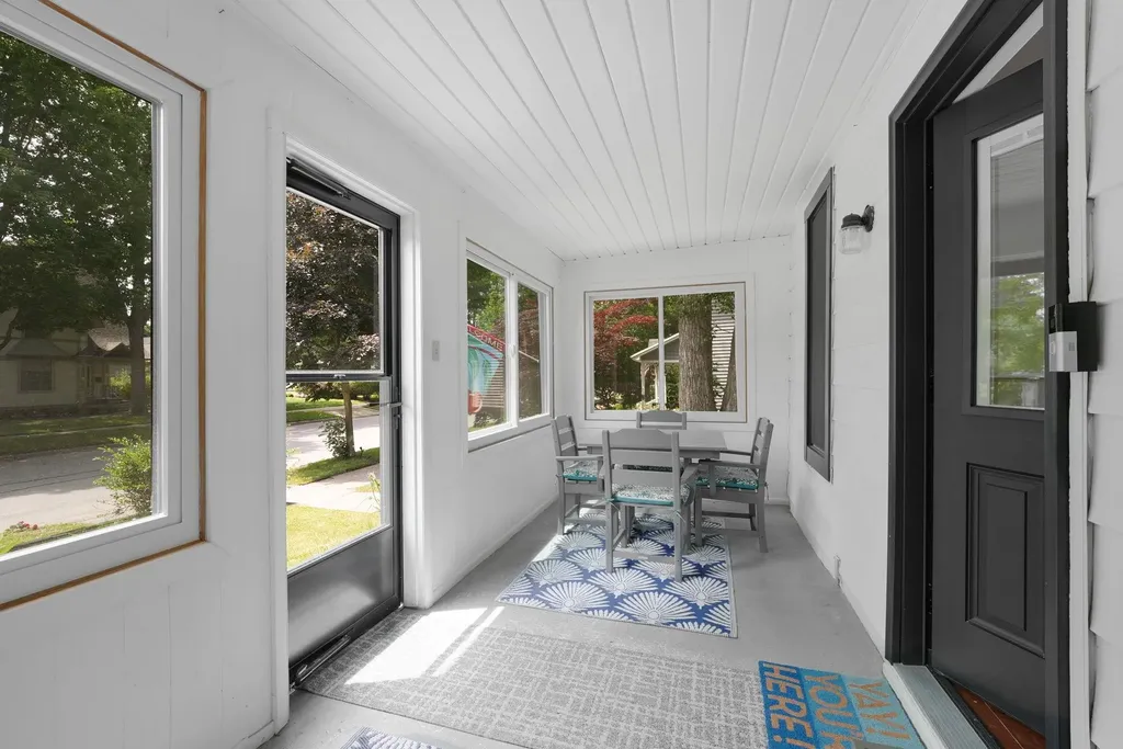 1055 Washington Street Traverse City City MI 49686