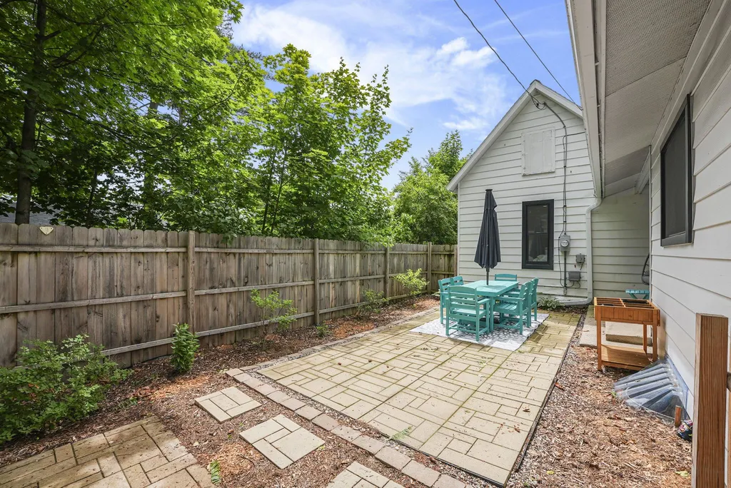 1055 Washington Street Traverse City City MI 49686