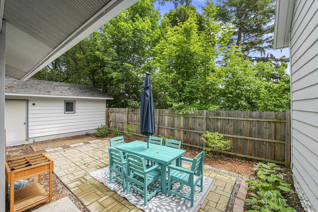 1055 Washington Street Traverse City City MI 49686
