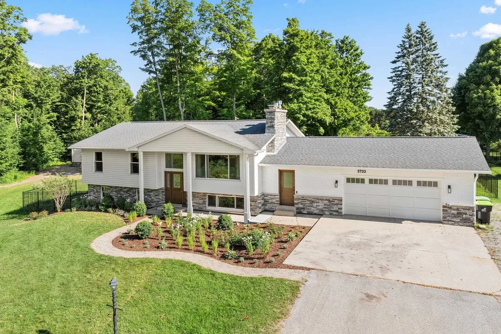 3733 E Long Lake Road Long Lake Township MI 49685