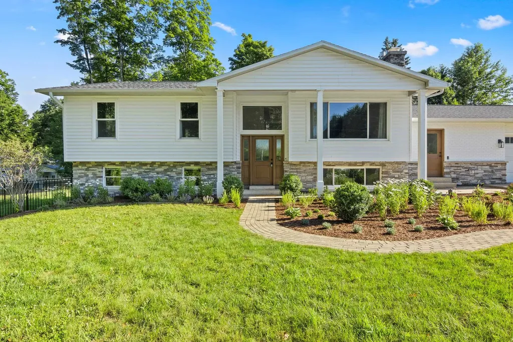 3733 E Long Lake Road Long Lake Township MI 49685