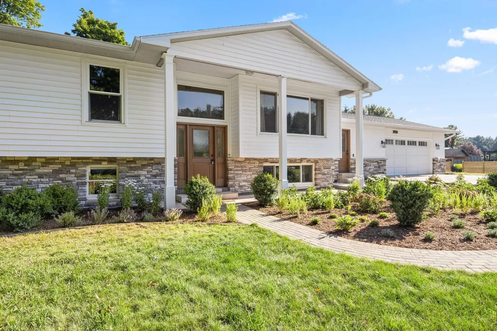 3733 E Long Lake Road Long Lake Township MI 49685