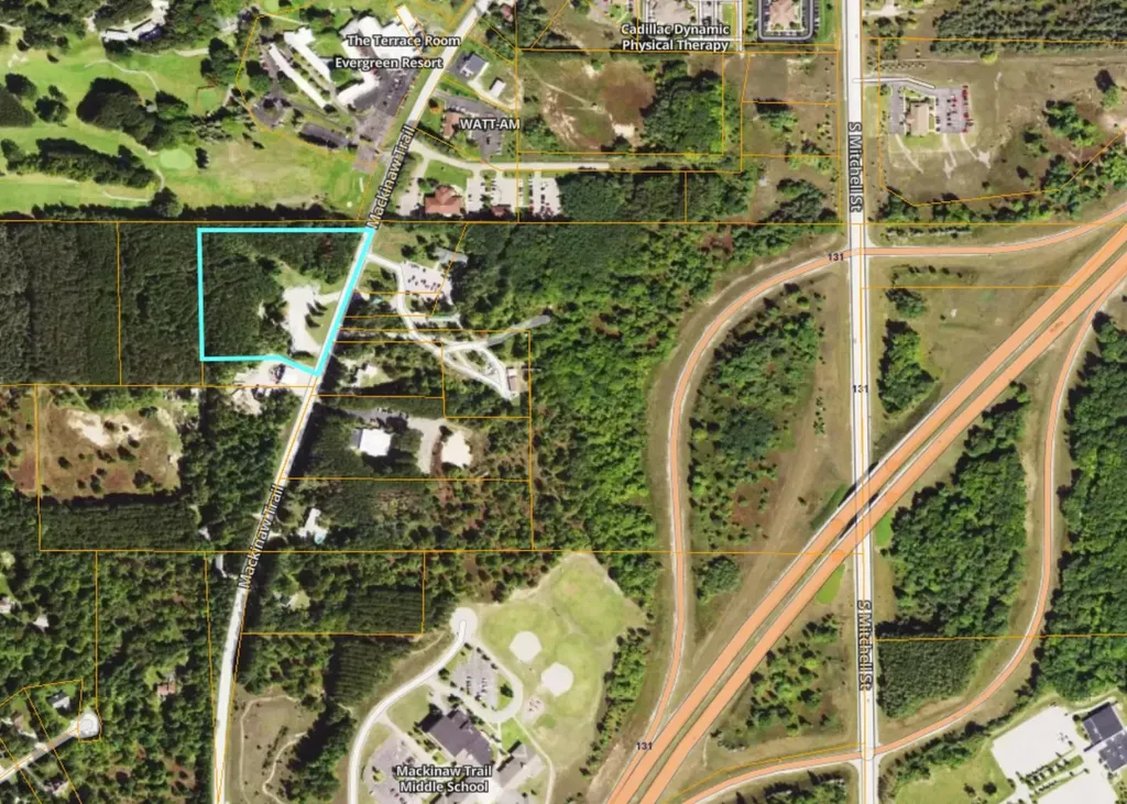 8072 S Mackinaw Trail Clam Lake Township MI 49601