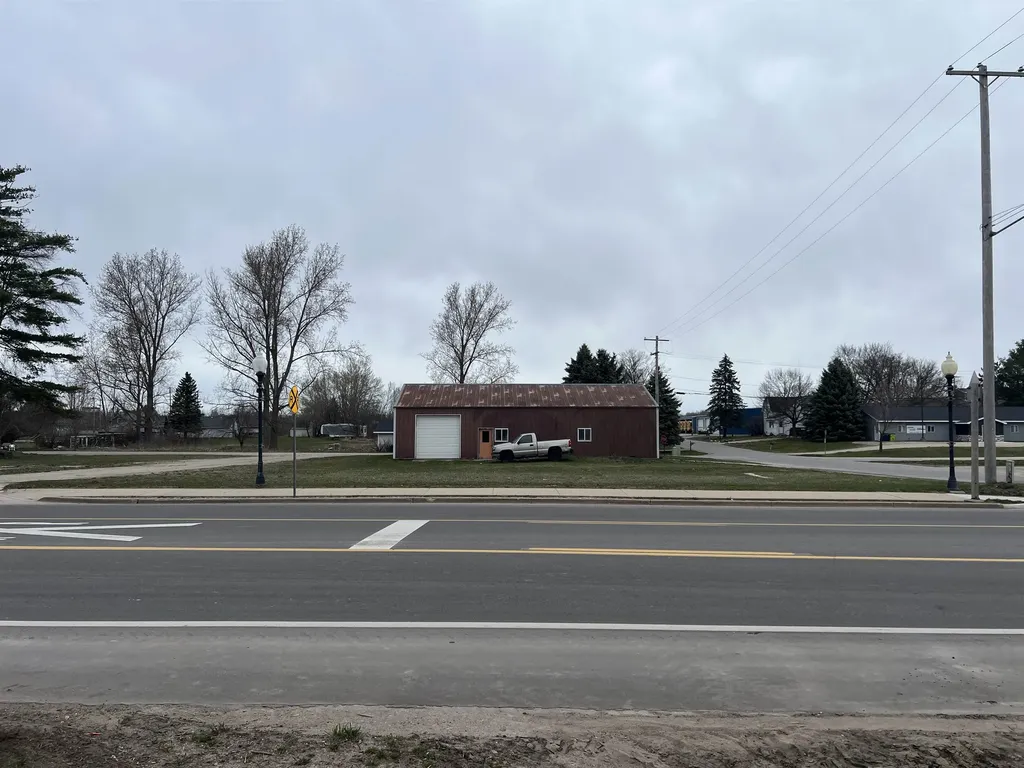 00 M-66 Riverside Township MI 49657