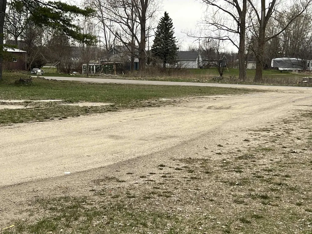 00 M-66 Riverside Township MI 49657