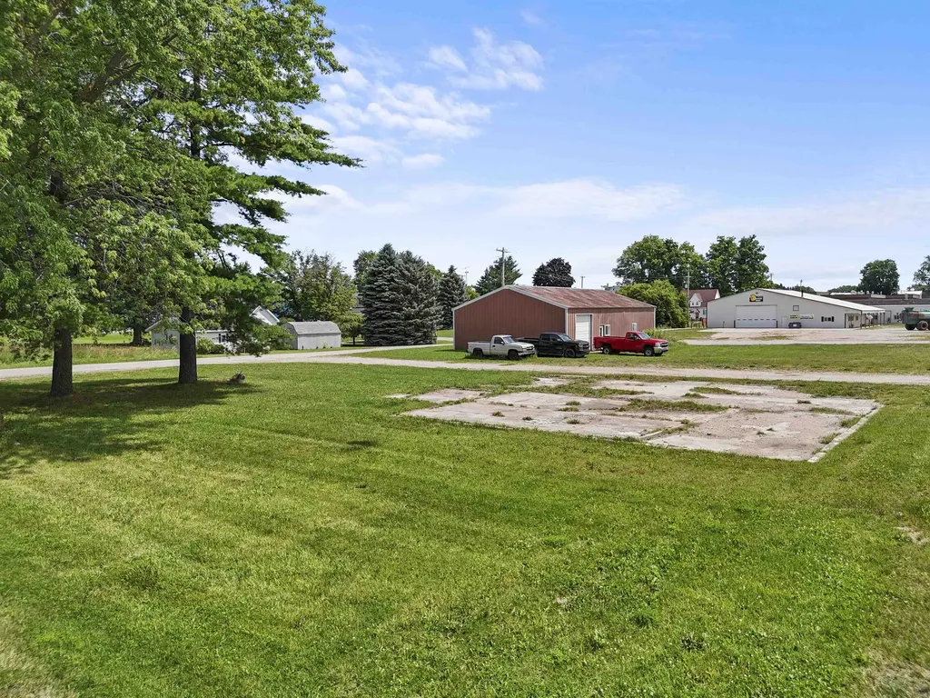 00 M-66 Riverside Township MI 49657