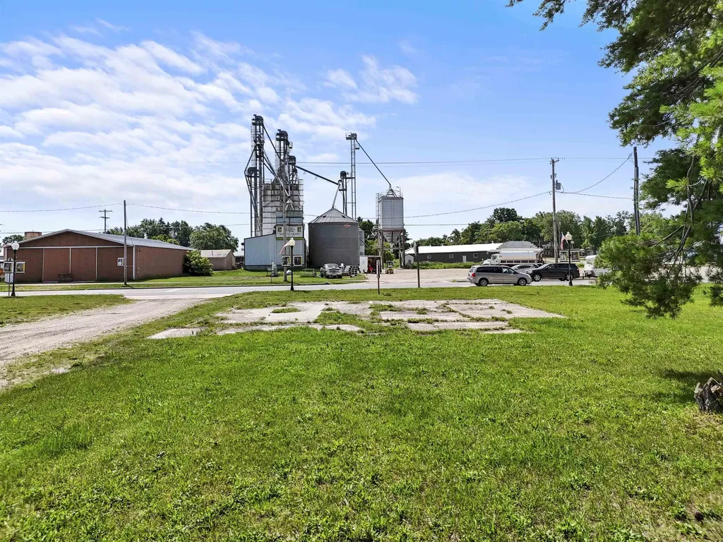 00 M-66 Riverside Township MI 49657