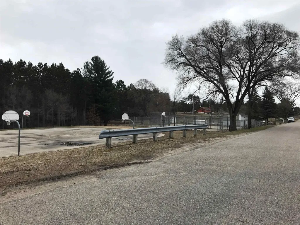 00 Howard Street Springville Township MI 49668