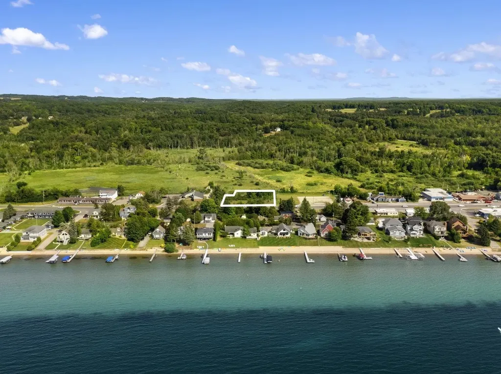 415 Michigan Avenue Benzonia Township MI 49617