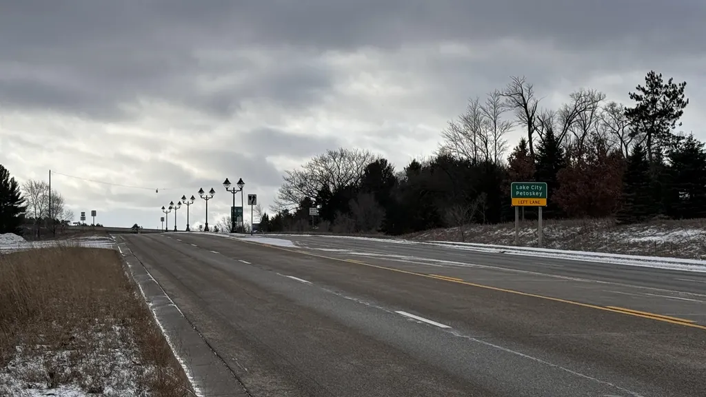 7859 S Us-131 Clam Lake Township MI 49601