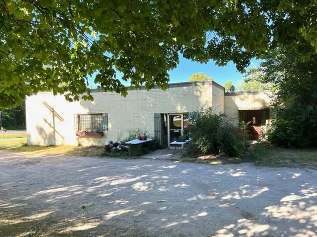 6613 Frankfort Highway Benzonia Township MI 49617