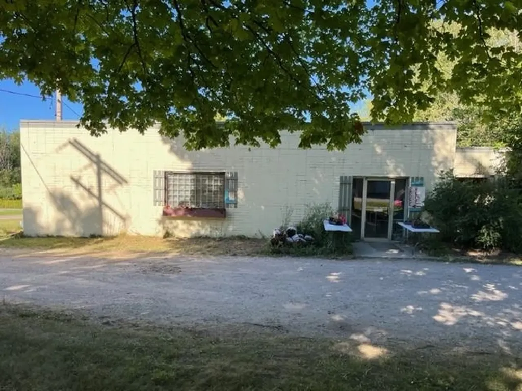 6613 Frankfort Highway Benzonia Township MI 49617