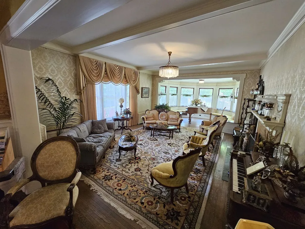 230 Wellington Traverse City City MI 49686