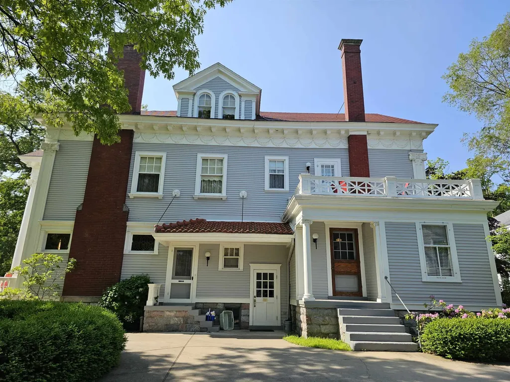 230 Wellington Traverse City City MI 49686