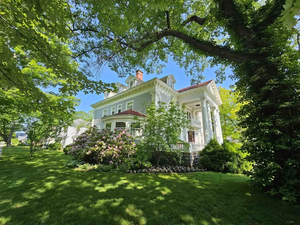 230 Wellington Traverse City City MI 49686