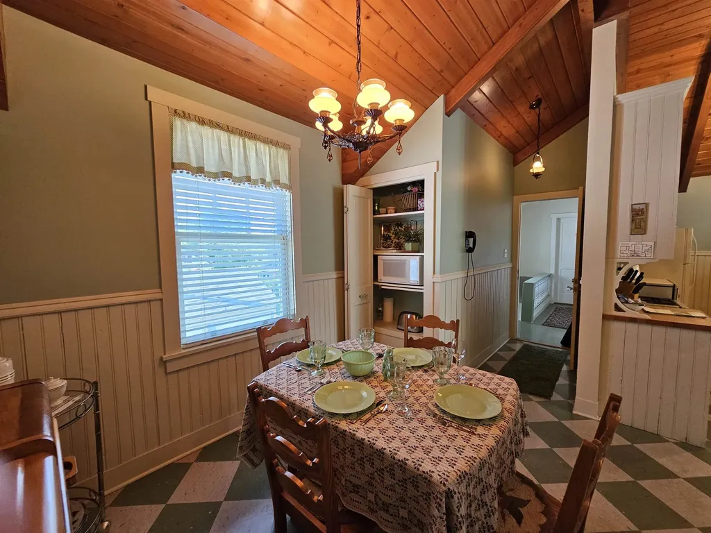 230 Wellington Traverse City City MI 49686