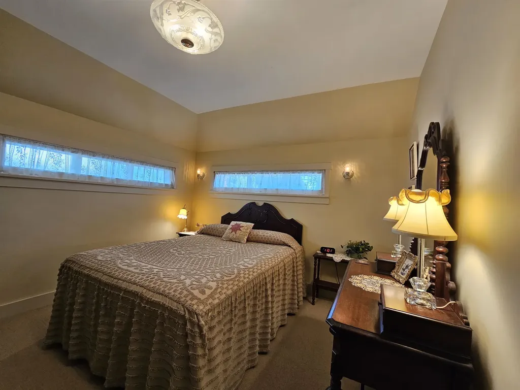 230 Wellington Traverse City City MI 49686