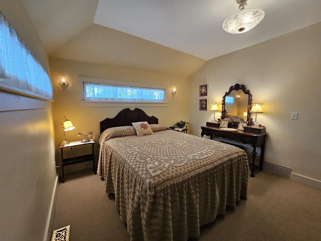 230 Wellington Traverse City City MI 49686