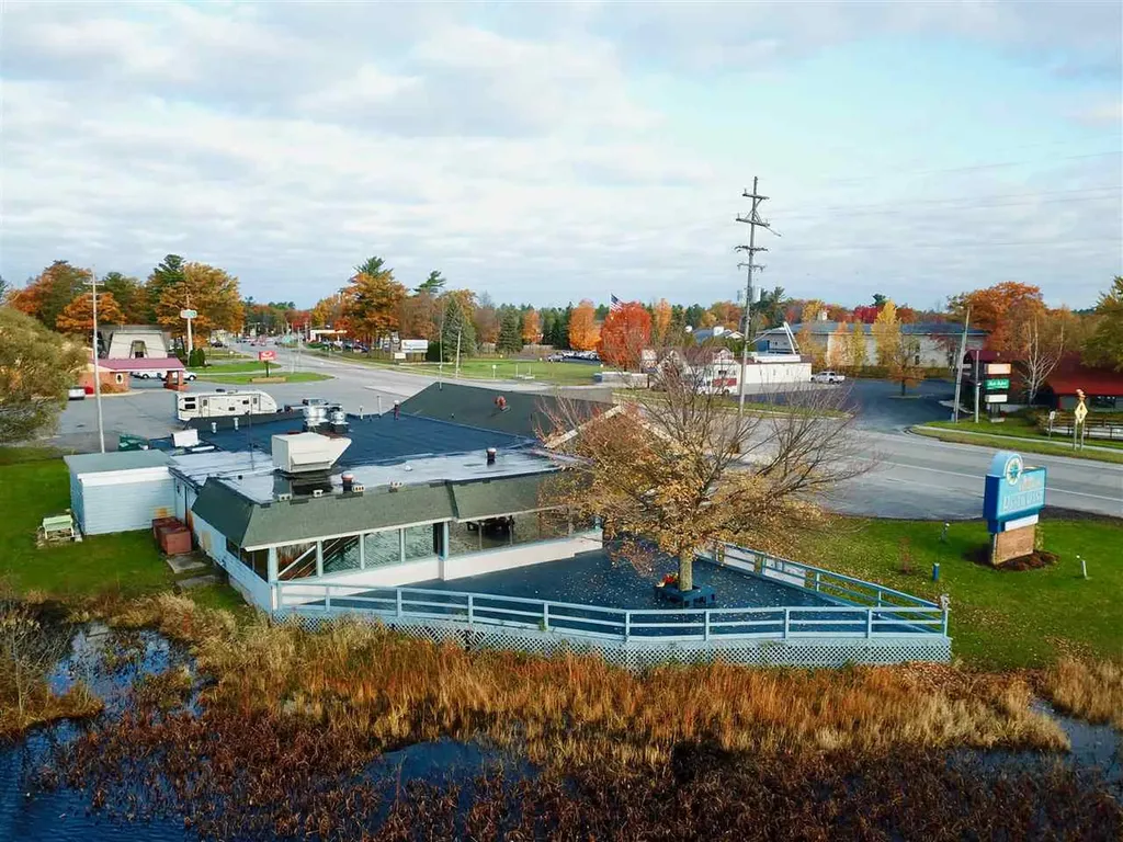 2403 Sunnyside Drive Cadillac City MI 49601