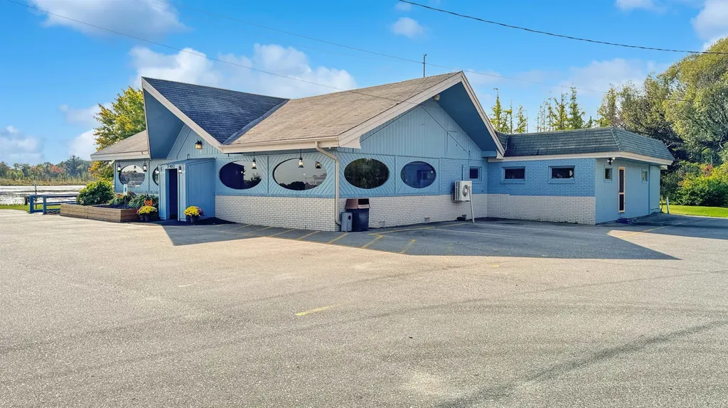 2403 Sunnyside Drive Cadillac City MI 49601