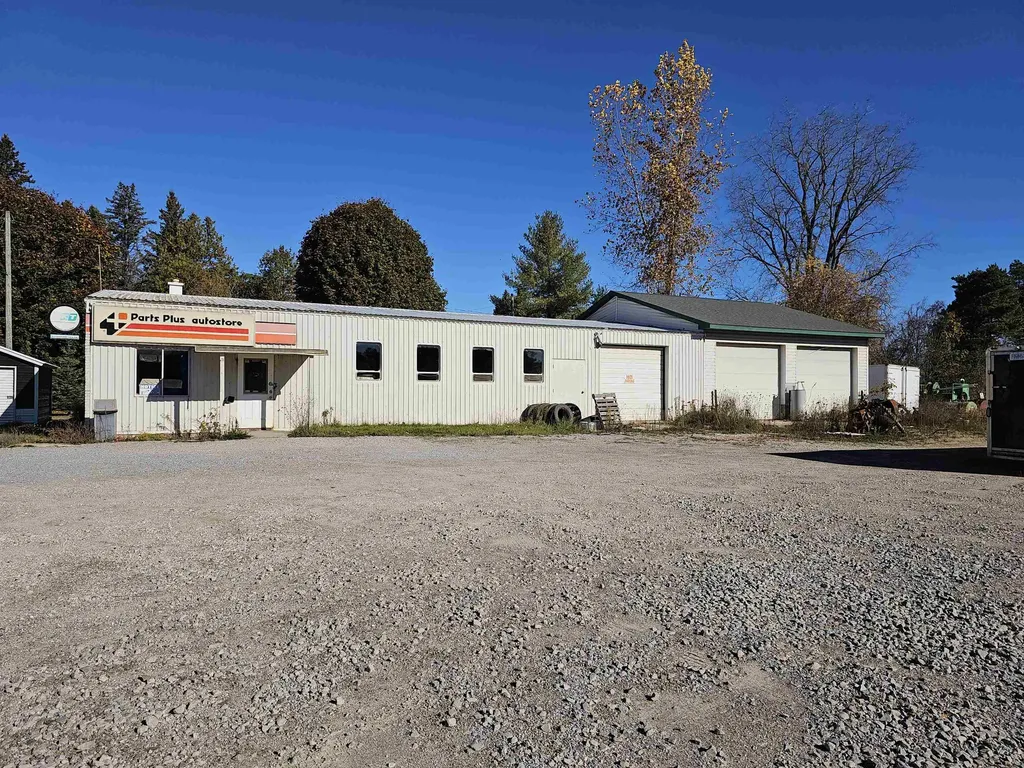 3746 N M-65 Plainfield Township MI 48739
